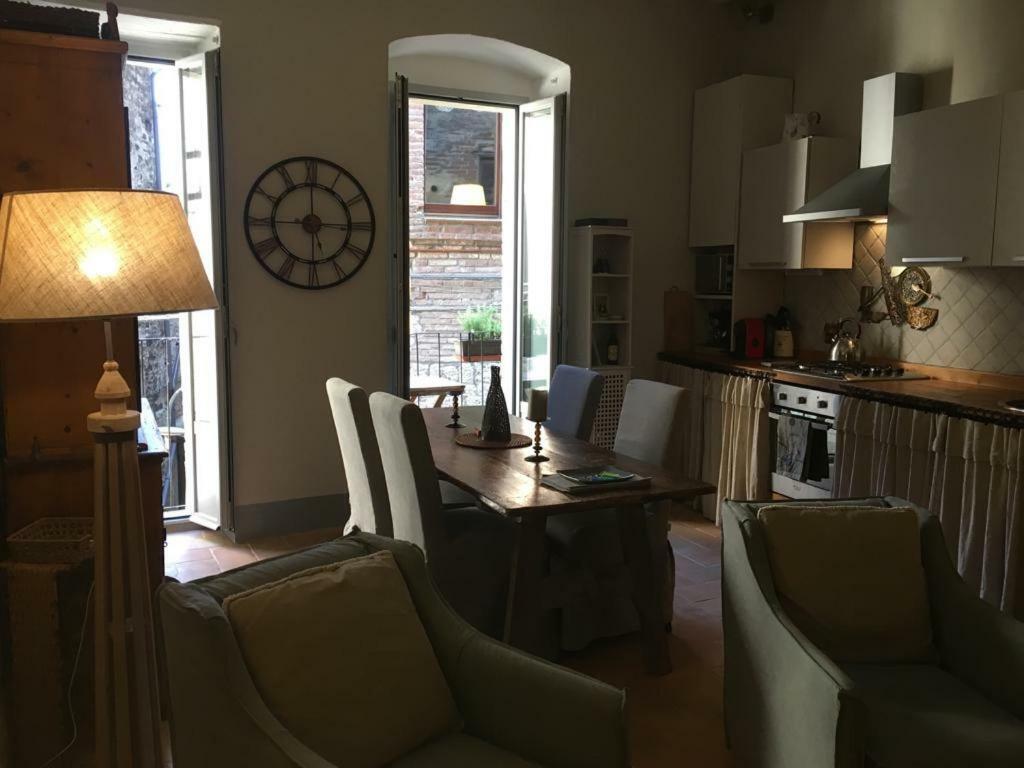 Apartamento Il Rifugio Dell' Artista Todi Exterior foto