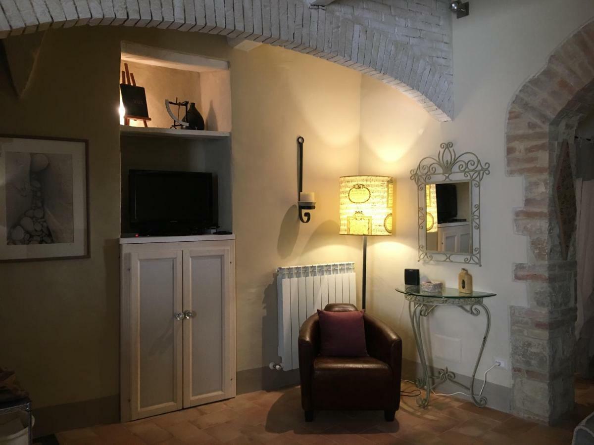 Apartamento Il Rifugio Dell' Artista Todi Exterior foto
